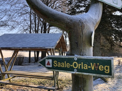 saale-orla-weg an den leitenteichen im winter