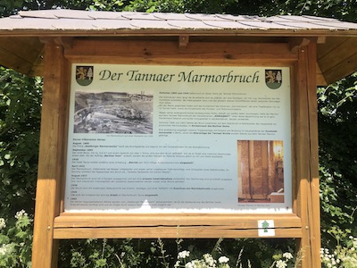 hinweistafel marmorbruch tanna