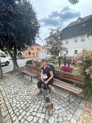 anreise, tanna, thueringen, tanna markt, anreise mit bus und bahn, zu fuss, fussweg, feriengast abholung, abholservice, reisen mit bus und bahn, reisen mit oeffentlichen verkehrsmitteln, idyllisch, gegend kennenlernen, brunnen am markt, tanna