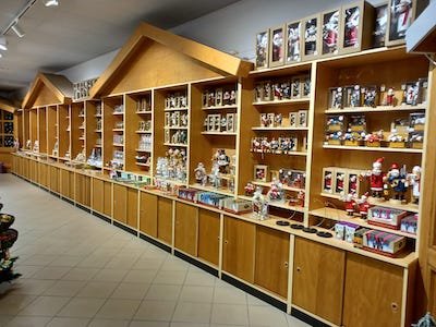 Weihnachtswelt Lauscha, Glaskunst Lauscha, Christbaumschmuck, Tiny House, Thüringer Wald, Schlechtwetter-Tipp, Manufakturen, gläserner Christbaumschmuck, Kunsthandwerk, Lauscha, 74 km