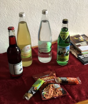 Tiny House, Tiny House im Wald, Feriengäste, Willkommensgruß, Ausflugsziele, regionale Spezialitäten, Saalfelder Feengrotten, Tropfsteinhöhlen, Höllental, Wanderfreunde, Natur, Bad Brambach, Radiumquellen, Tiny House Tanna, Tiny House Thüringen