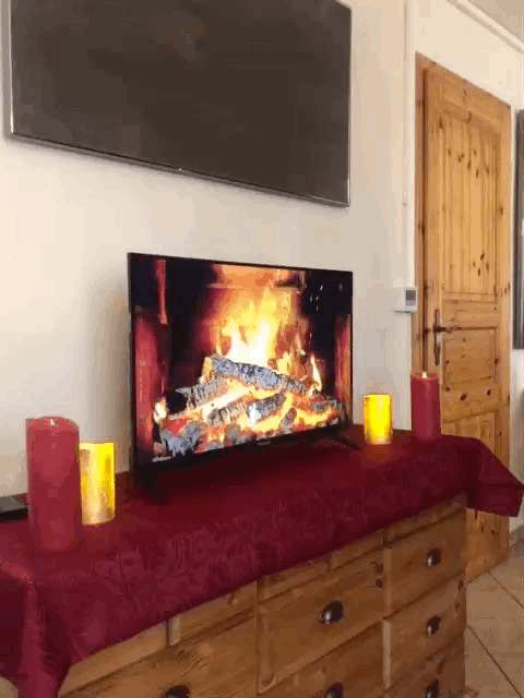 wohnbereich, wohnzimmer, tv, fernseher, infrarot-heizung, live foto, kerzen, led-kerzen