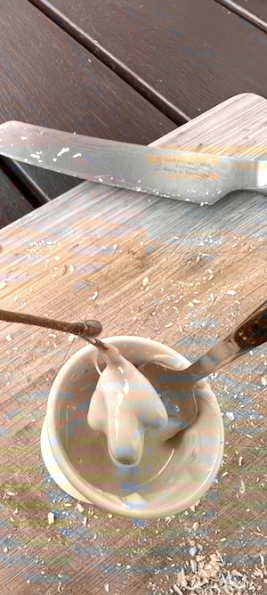 #gutenappetit #survivalfood #tinyhouseinspiration #tanna #thüringen #auszeit #urlaubmithund #haselkätzchen #naturgenuss #nachhaltigleben #schokoüberzug #schokoglasur #rezept #weisseschokolade