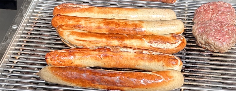 imbiss, saalfelder feengrotte, erlebniswelt saalfelder feengrotte, regionale spezialität, thüringer rostbratwurst